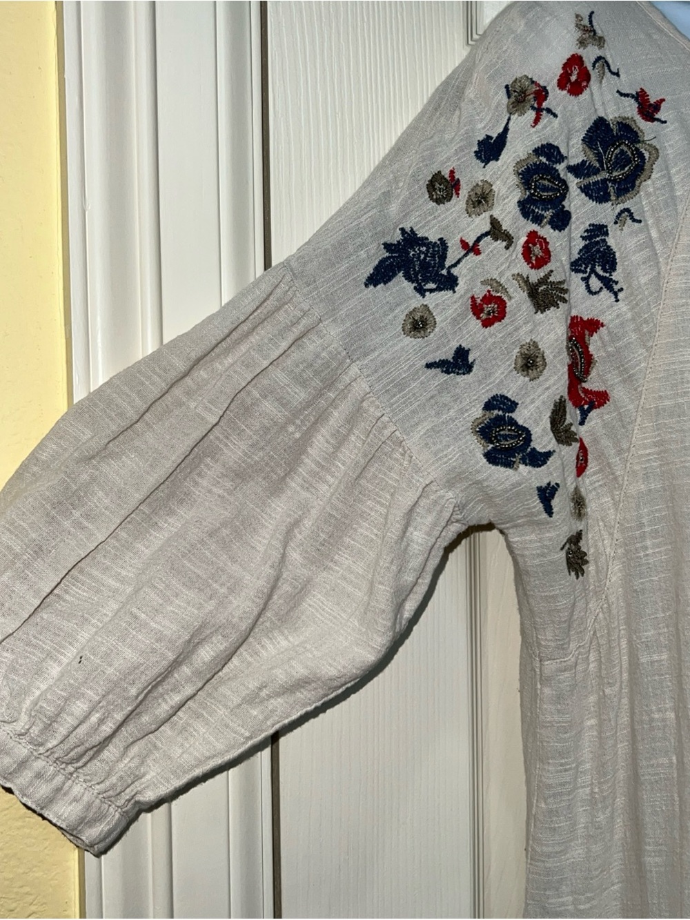 intro Cotton Oatmeal Embroidered Floral Bell Sleeve Blouse Top Sz L Boho Cottage - Picture 5 of 14